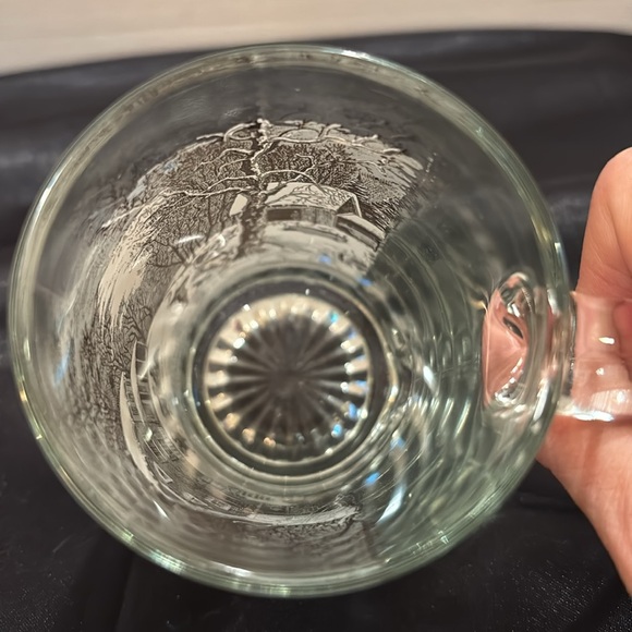 Currier & Ives Set of Four 16 oz Tankards - Picture 3 of 6